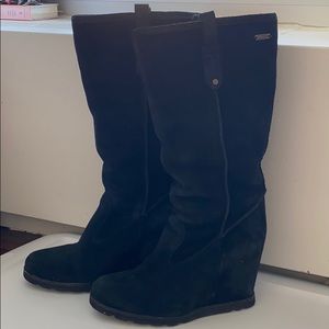 UGG Soleil, Tall suede boots